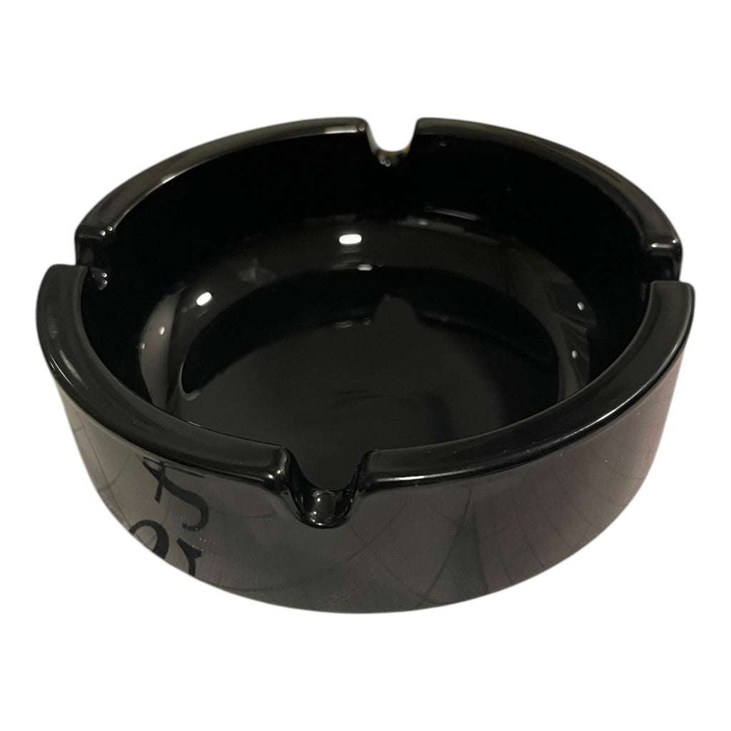 Scrumieră Ceramică Neagră - Design Clasic Rotund cu Caneluri